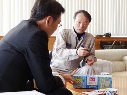 国定市長と人材育成について話す畠山社長