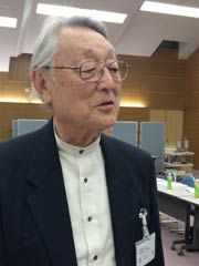 審査委員長の長岡造形大学・豊口協名誉教授
