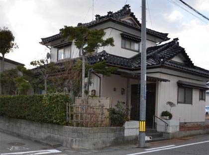クラウドファンディングで寄せられた支援で畳を張り替える「セキネハウス」