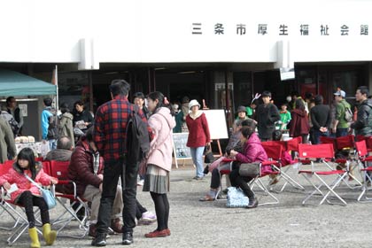 前回2月の三条マルシェのようす