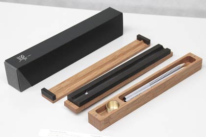 商品開発ワークショップで開発した「SHU SHU」と角利製作所によるかんなの技術を応用した鉛筆削り「Shin」