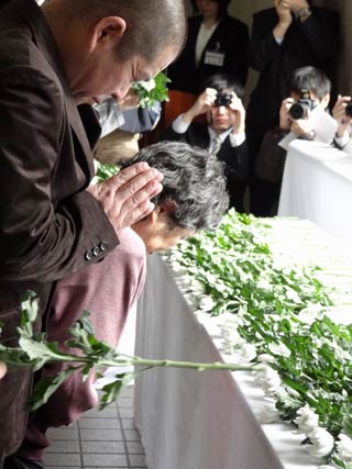 7日、三条市で行われた東日本大震災追悼式典