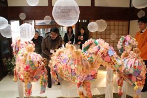 「アートサイト岩室温泉2015」開幕、岩室温泉を武蔵美の卒業制作作品が彩り、温泉街がまるごと美術館