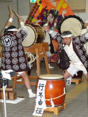 三條太鼓三小相承会による追悼演奏