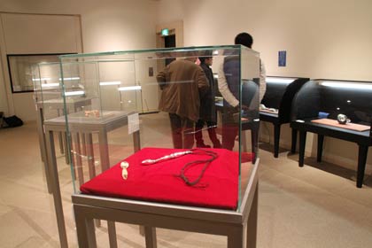 29日まで燕市産業史料館で開かれている「スプーン展2015」