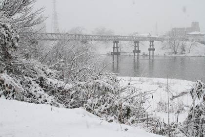  13日午前9時半ころ燕市内で