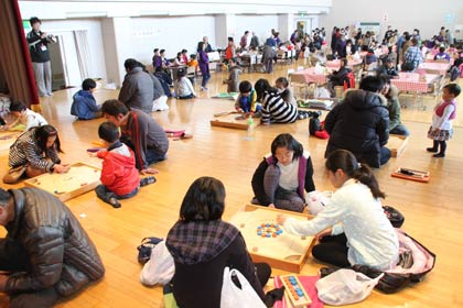 多目的ホールはたくさんブースやイベントで大にぎわい