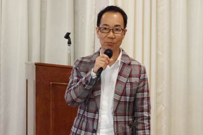 講師の岩佐十良氏
