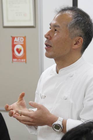 「スパイスカフェ」のオーナーシェフの伊藤さん