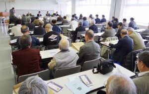 加茂市長選の立候補予定者説明会に現職陣営以外に2003年にも立候補した坂上氏が出席、市議選は定数18に24陣営