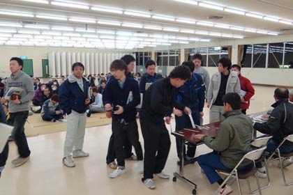 三条野球連盟の平成27年度第一回理事会で行われた「市長杯争奪大会」の組み合わせ抽選