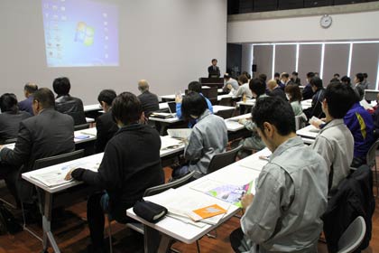  23日開かれた平成27年度燕市中小企業支援制度説明会