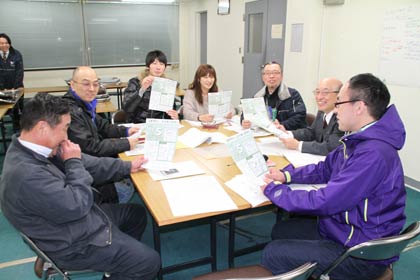  25日夜の三条マルシェ実行委員会の出店・会場班の会議