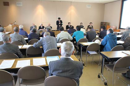 26日開かれた弥彦村議選の立候補予定者説明会