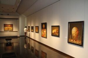 弥彦の丘美術館で企画展「黄昏の国より 猪爪彦一油彩画展」
