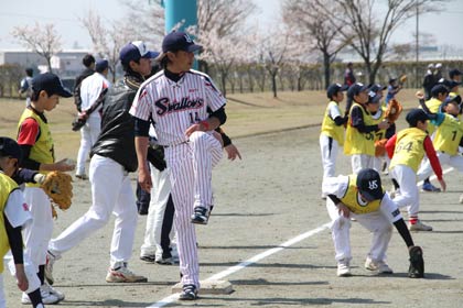 東京ヤクルトスワローズOBによる少年野球教室「つばめ野球教室」