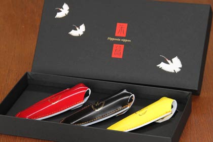 地元企業とコラボした朱鷺シリーズの爪切りの3本セット（3,000円）