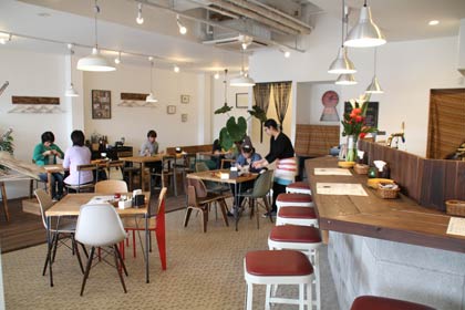 三条市の新規出店サポート事業補助金「テンポアテンポ」を活用してオープンしたカフェダイニング「wood」