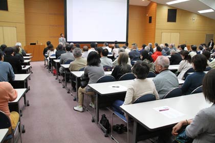 200人余りが来場
