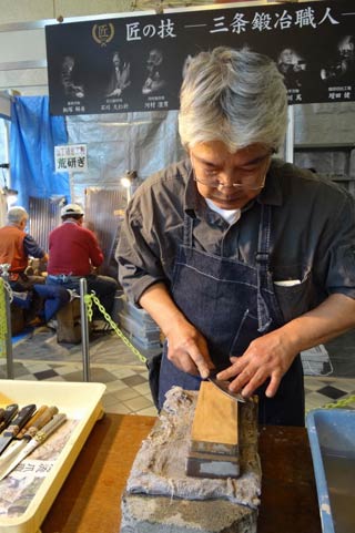 包丁研ぎの実演