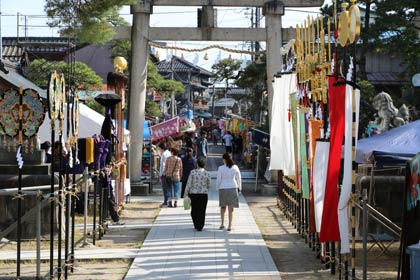 境内には大名行列の道具も並ぶ