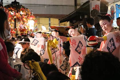 戸隠神社で横町万灯組の下座