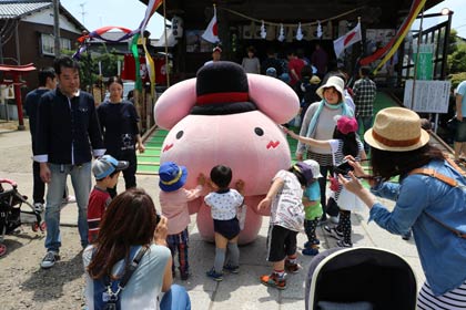 戸隠神社にもち-うさぎ登場