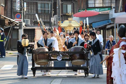 神輿行列