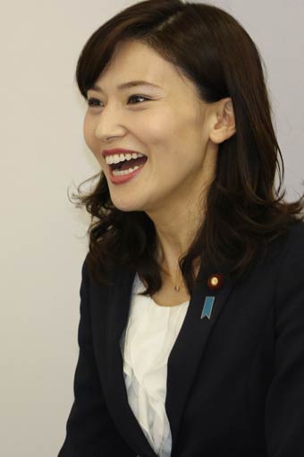 金子恵美氏の結婚会見