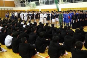 新潟県央工高が野球部の北信越大会出場壮行式と、新潟県高校総体に出場する13の運動部の壮行式