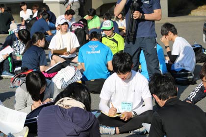 班ごとに振り返りの話し合い