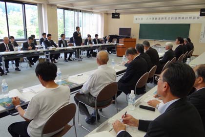 三条市で開かれた八十里越道路暫定的活用検討懇談会の第5回懇談会