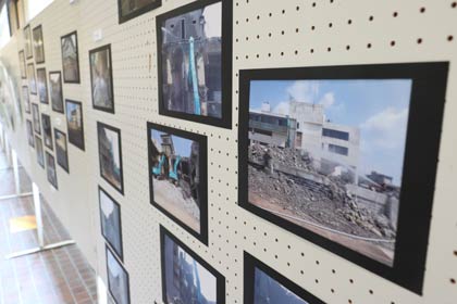 1日から12日まで旧燕庁舎本館の写真を展示