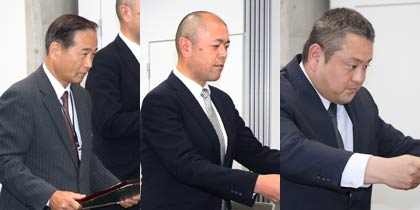 左から丸運建設燕営業所の大野弘治取締役建築部長、丸山組の丸山光博代表取締役、青山組の柄沢宏吉代表取締役