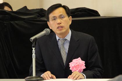 何平総領事