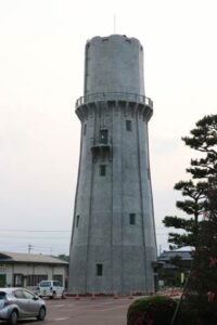 13日に内部見学会が開かれる燕市旧浄水場配水塔、通称「水道の塔」