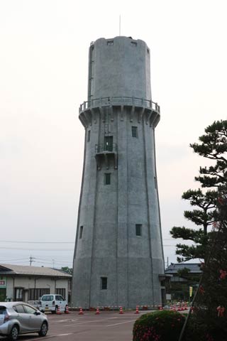 13日に内部見学会が開かれる燕市旧浄水場配水塔、通称「水道の塔」