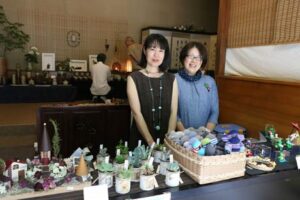 田上町・湯田上温泉の旧温泉街を舞台に開かれている「湯のまち巡り～軒先アートギャラリー」の「みき庵」での展示