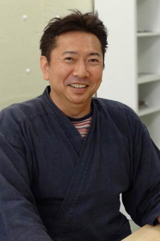 山田仏壇店の山田貴之さん