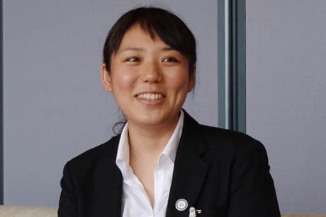 国定三条市長を表敬訪問した青年海外協力隊員としてアフリカ大陸南東部のマラウイ共和国に派遣される三条市出身の野水さん