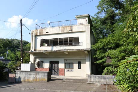販売などのイベントが行われる旧共同浴場