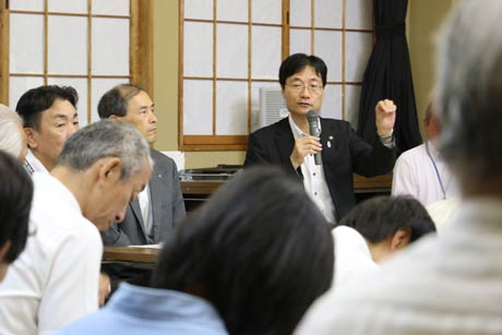 西燕公民館で開かれた今年度1回目のふれあいトーク