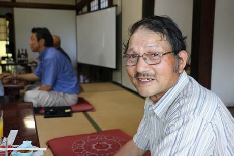 目黒邸に生まれ育った原さんが三条市との交渉の窓口に