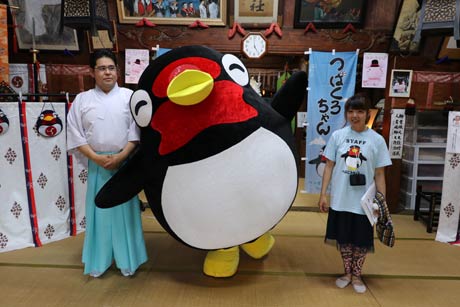 燕・戸隠神社のゆるキャラ「つばくろちゃん」を初披露