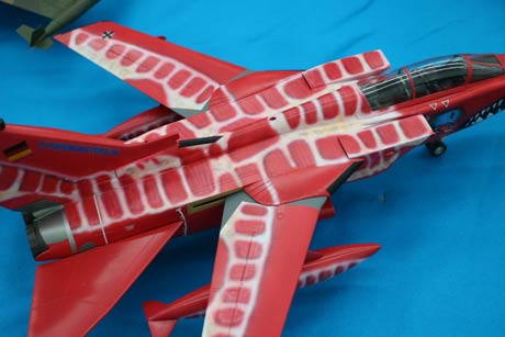 「進撃の巨人」を連想させるような2006年のトーネードEGRの記念塗装機