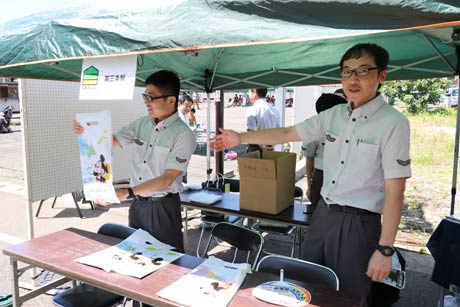 三条マルシェ初参加の東三条駅のディズニーキャラクターが描かれた配布物が人気