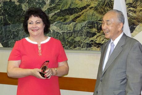 小池市長とコムソモリスク・ナ・アムーレ市副市長のタマーラ団長