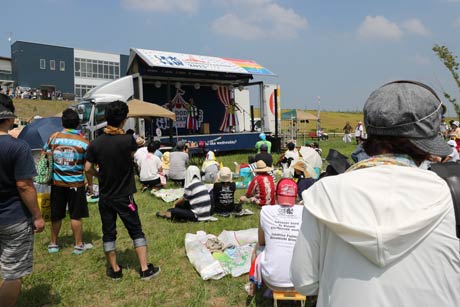  キャラバンカーでステージイベント