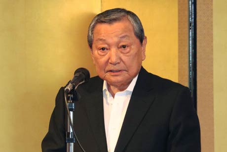 燕市観光協会の山崎会長