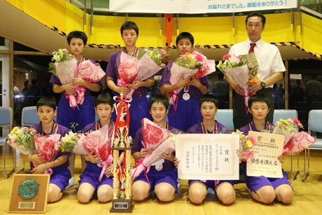 全中の第45回全国中学校剣道大会の女子団体で準優勝した燕市立燕中学校剣道部の選手